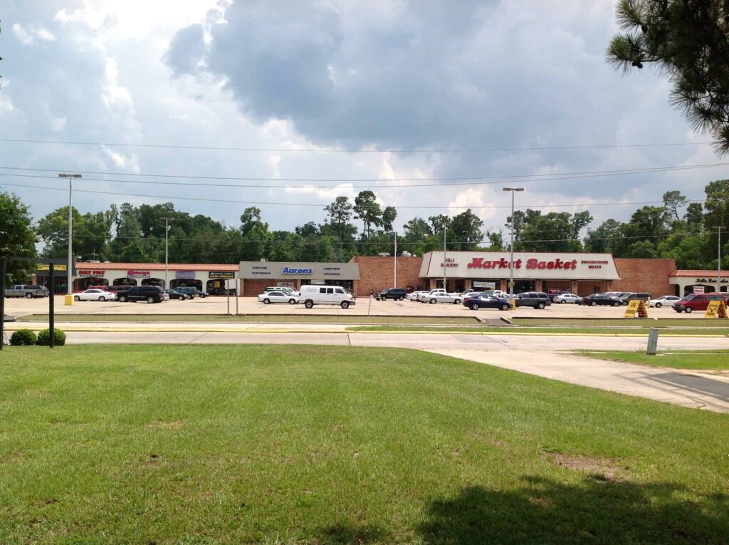 Commercial Real Estate in Sulphur - Maplewood Plaza